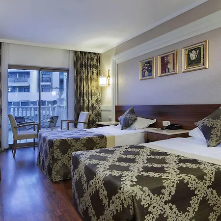 Resort Alba Queen Side