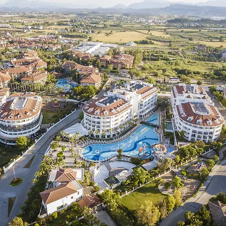 Resort Alba Queen Side