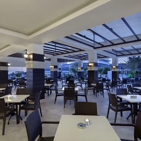 Resort Alba Queen Side