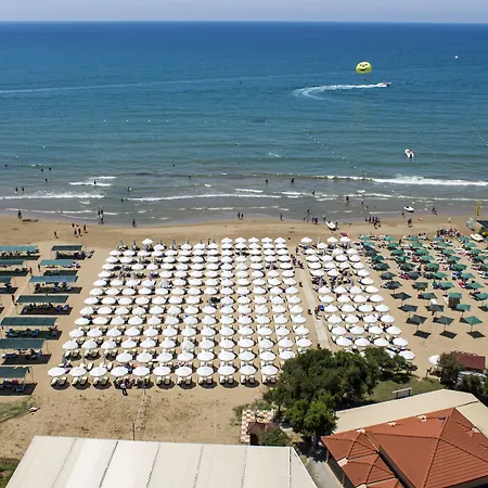 Resort Alba Queen 5*