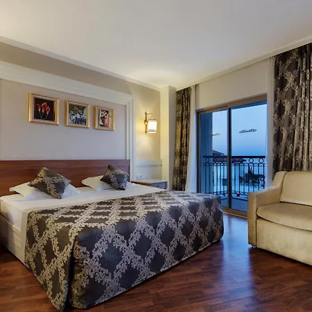 Resort Alba Queen 5*