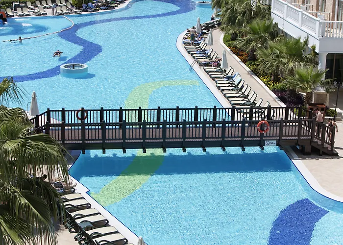 Alba Queen - Ultra Resort Side