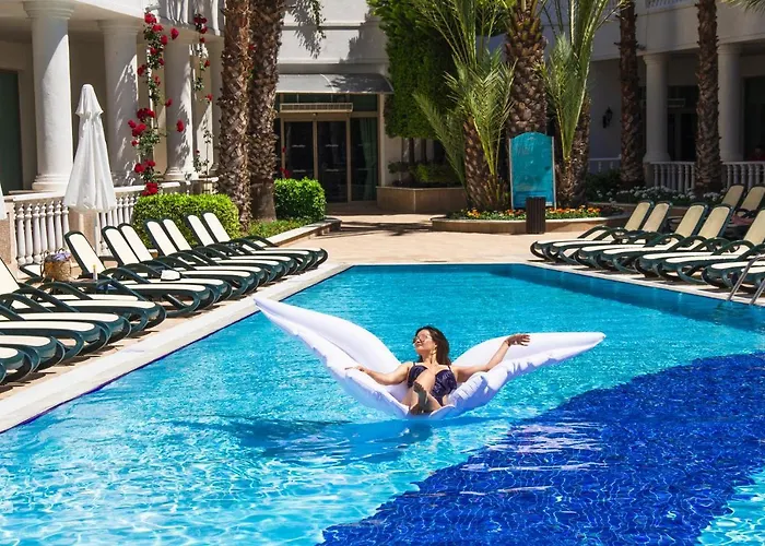 Resort Alba Queen - Ultra Side