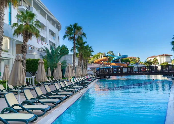 Semesteranläggning (resort) Alba Queen Side