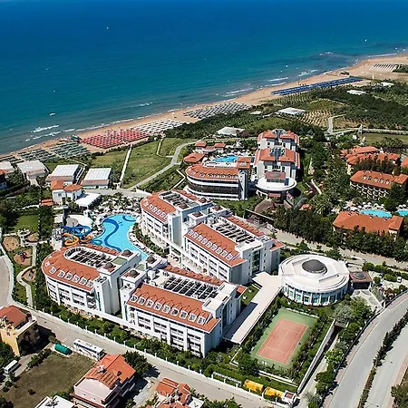 Rezort Alba Queen Side