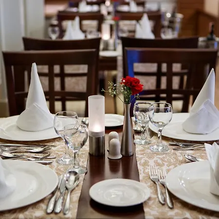 Rezort Alba Queen Side